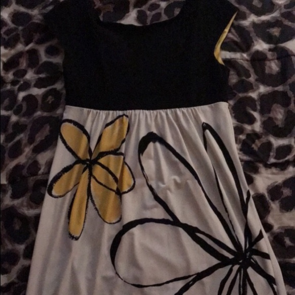 Knee Length short sleeved sundress